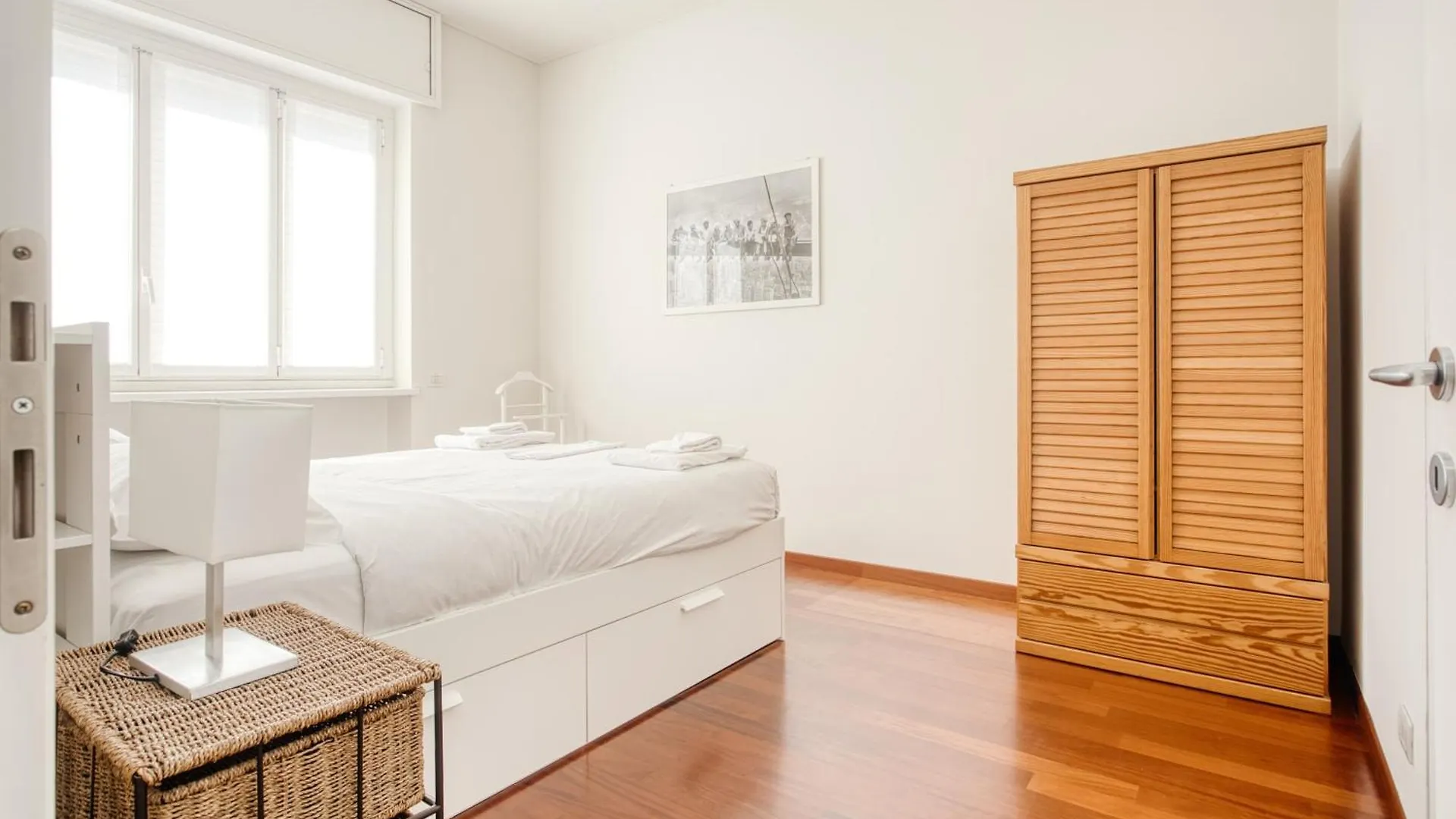 Glowhausmi Milano 0*,